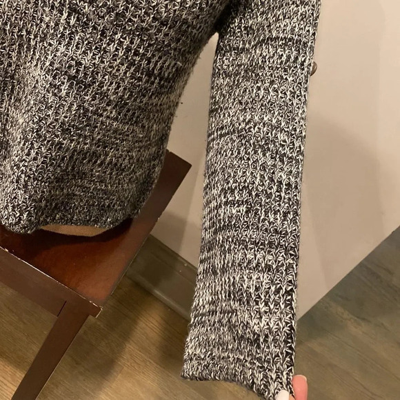 DKNYC cable knit sweater - Picture 5 of 11